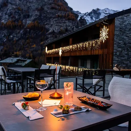 Grand Hotel Courmayeur Mont Blanc, By R Collection Hotels-3